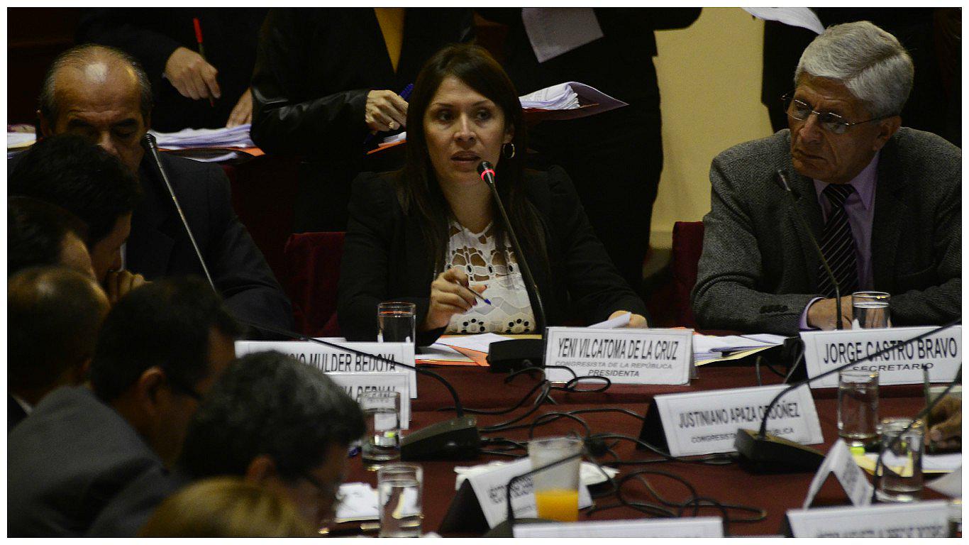 Fujimorismo retrocede y apoyará proyecto de ley de Yeni Vilcatoma (VIDEO)