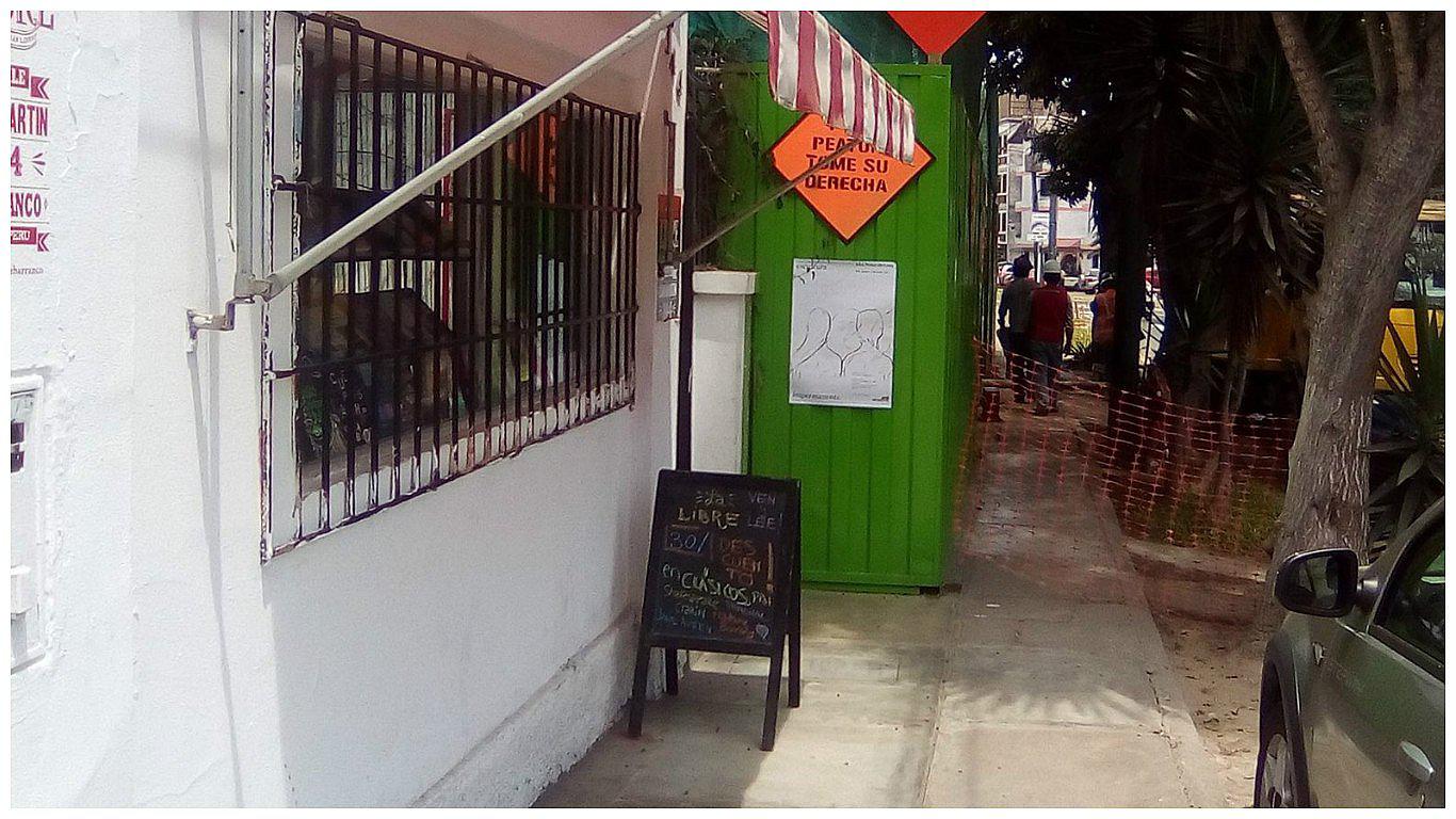 Cierran local de una librería por causa de una inmobiliaria [FOTOS]