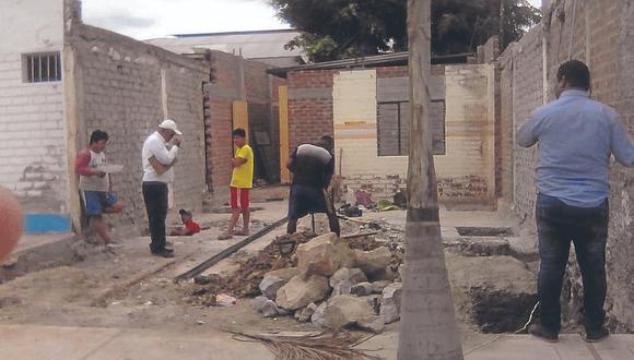 Comuna tumbesina multa a doce viviendas en construcción