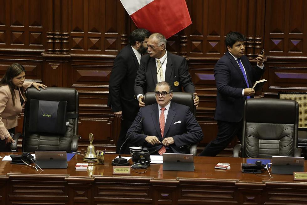 ​Las reacciones de los congresistas tras disolución del Parlamento (FOTOS)