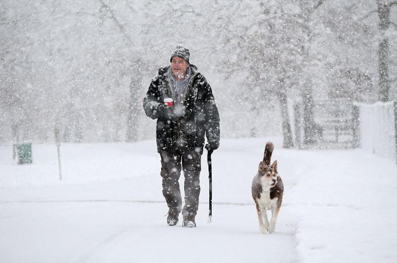 EEUU regresa de a poco a la normalidad tras nevada que dejó al menos 27 muertos