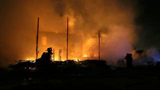 Callao: incendio consumió al menos 12 viviendas en Sarita Colonia (FOTOS Y VIDEO)