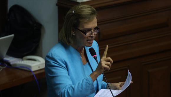 Luisa María Cuculiza: "PPC está torcido"