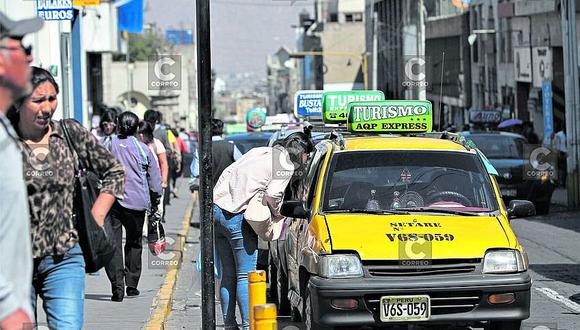 Alistan retiro de 900 autos ticos de las calles de Arequipa