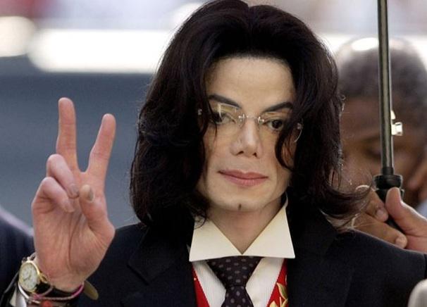 Médico testifica que Michael Jackson era "adicto" a fármacos