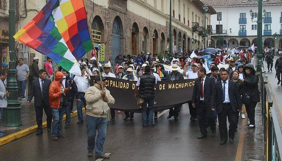 Marcha en Cusco por carretera hacia Machu Picchu (VIDEO) 