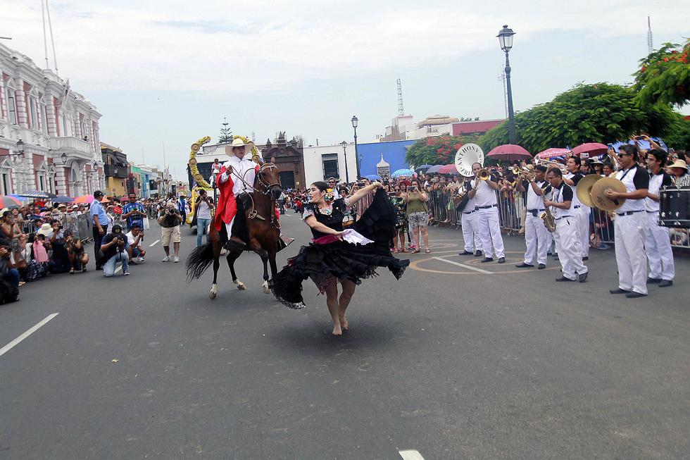 Así se vivió el corso de marinera (FOTOS Y VIDEO) 