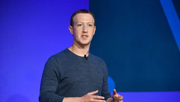 FOTO 2 | Mark Zuckerberg es conocido por usar la misma camiseta gris a diario, incluso cuando Facebook se ha convertido en una de las empresas más poderosas del mundo. (Foto: AFP)