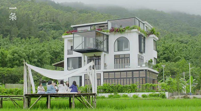 Amigas prometen jubilarse juntas, envejecer y construyen casa para sus últimos días 