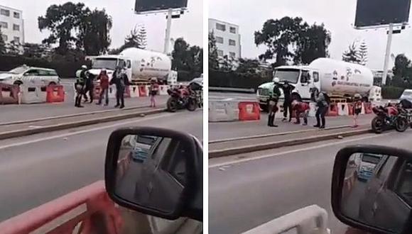 Lima 2019: Policía castiga de esta manera a motociclistas que invadieron carril exclusivo (VIDEO)