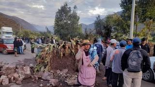 Nuevo bloqueo en la vía Cusco - Puno - Arequipa (FOTOS)