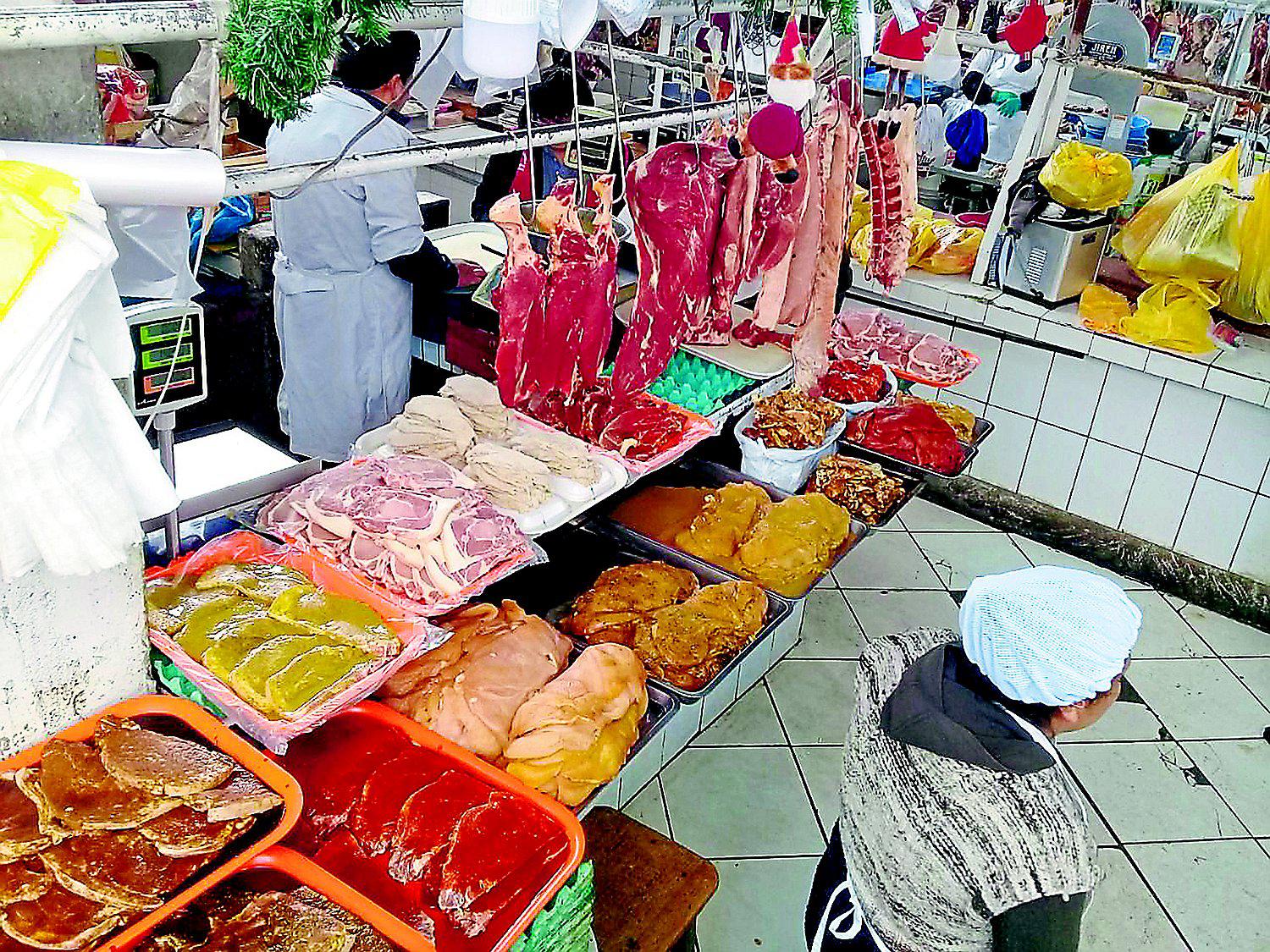 Riesgo por falta de fumigación y carnet sanitario en mercado de El Tambo