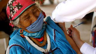 Coronavirus: Indígenas mexicanos se vacunan bajo el asedio del narcotráfico (FOTOS)