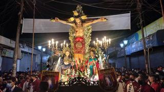 Realizan procesión del Señor Crucificado de Chincha después de dos años
