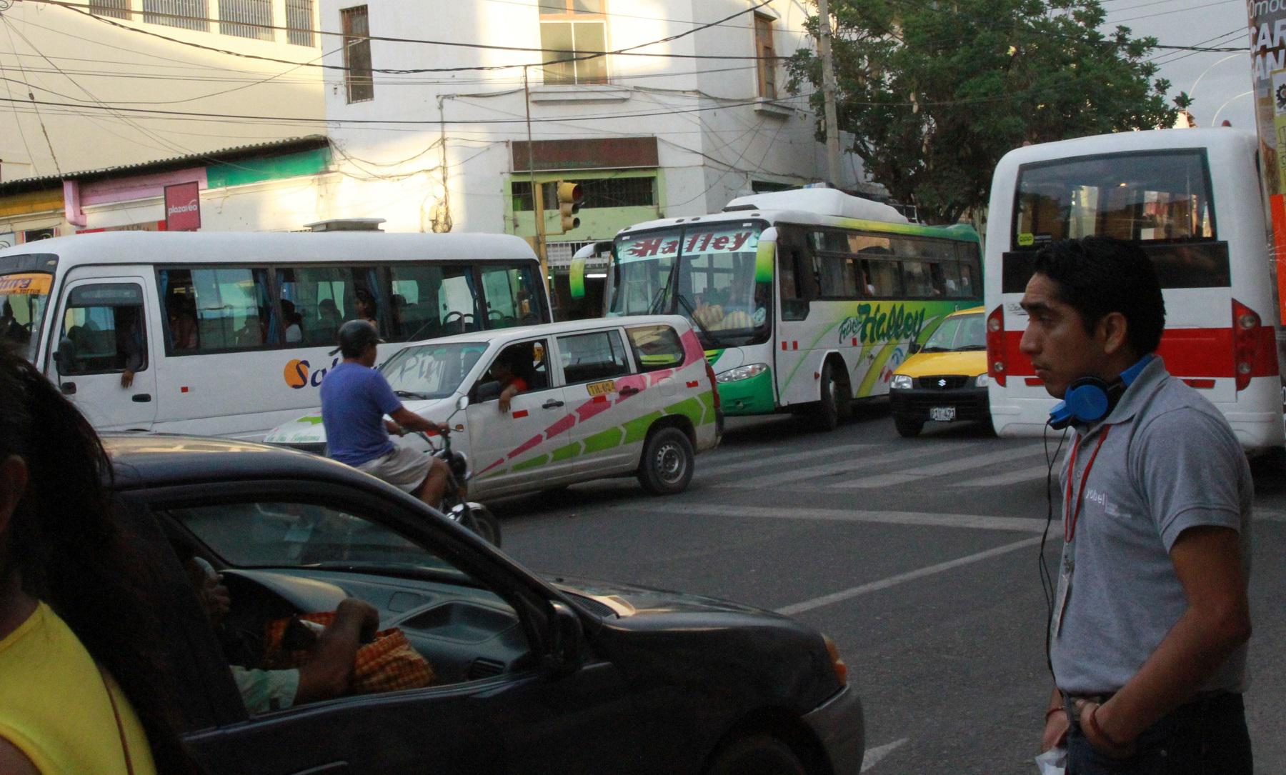 Piura: Realizan operativos de inspección de unidades de transporte