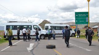 Transportistas bloquean la Interoceánica por segundo día en Azángaro