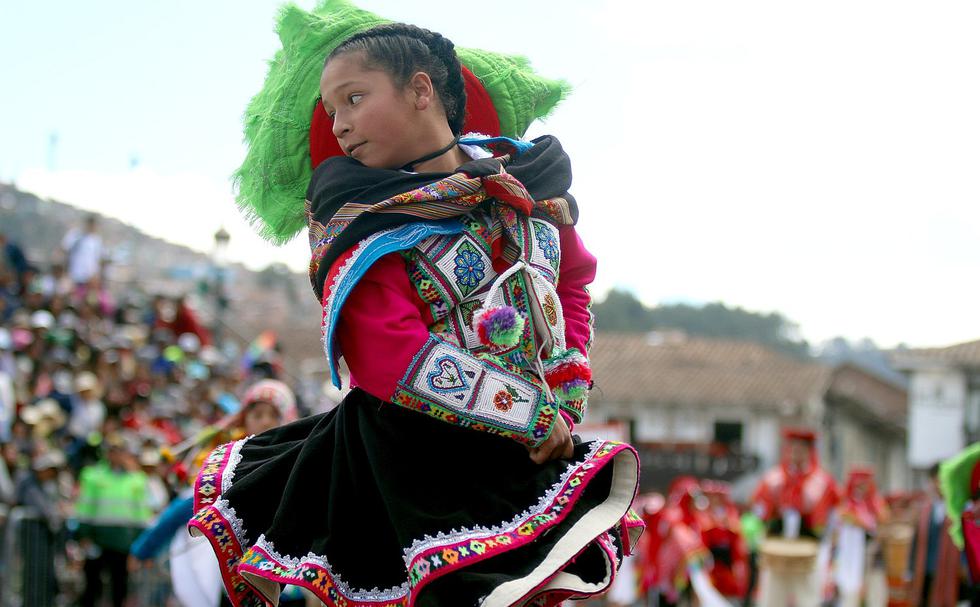 Vive las Fiestas del Cusco con las mejores imágenes del desfile escolar (FOTOS)