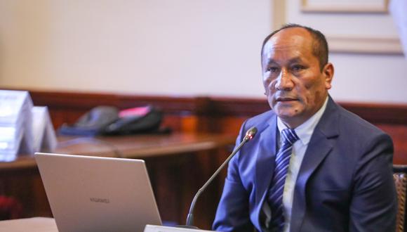 Ministro Juan Silva protestó respecto a la manera en que el canal estatal TV Perú cubre los hechos noticiosos de la actualidad del país. “Canal 7 nos golpea a nosotros como si fuera un canal extraño”, comentó. (Foto: MTC)