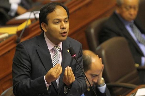 Congreso aprobó informe final en mayoría de Comisión Óscar López Meneses