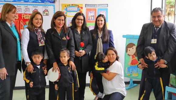 Primera dama reinauguró panadería en colegio para niños con habilidades especiales