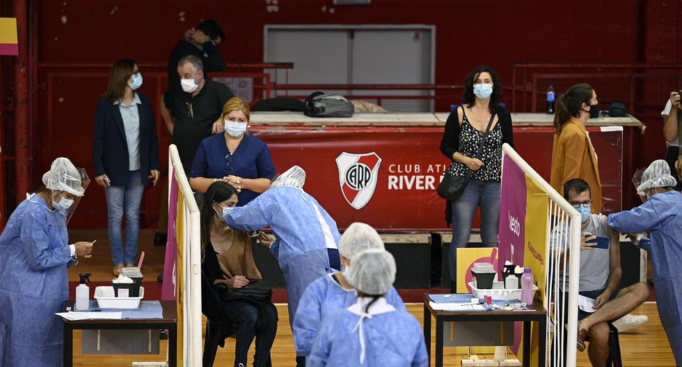 Imagen de la vacunación contra el coronavirus en Buenos Aires, Argentina. (Juan MABROMATA / AFP).