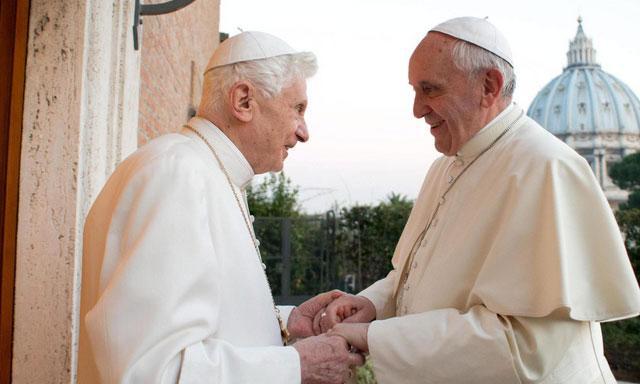 Papa Francisco ha invitado a Benedicto XVI a las canonizaciones de los dos papas