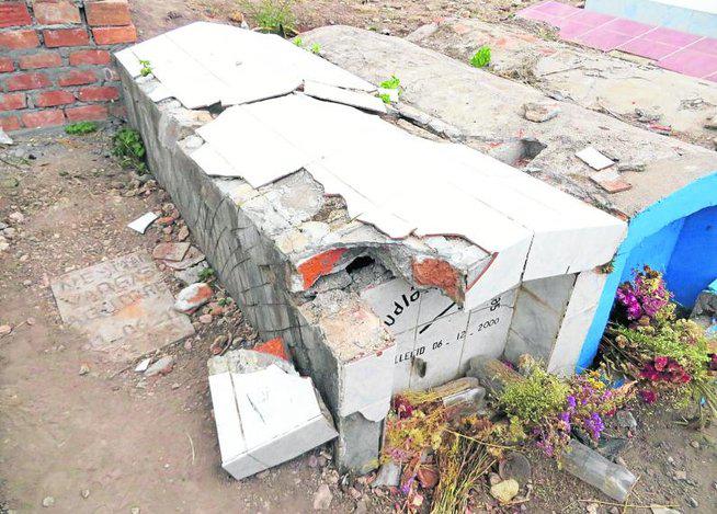 Profanación: Roban cadáveres de cementerio San José de Chiclayo