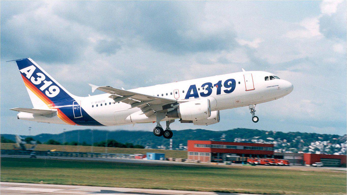 Avión argentino explota al despegar en Nueva York 