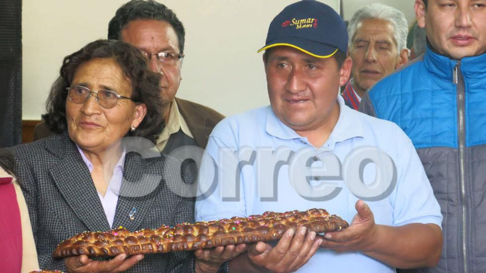 Vea divertido bautizo de  "tanta wawa" al estilo apurimeño