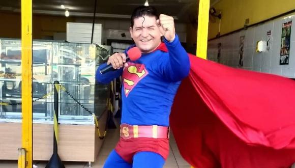 El supermán brasileño intentó detener el automóvil con una de sus manos pero sus “superpoderes” lo abandonaron | FOTO: kaleusuperman
