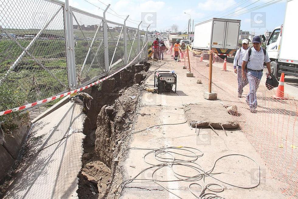 Restringen el paso vehicular por el puente Añashuayco (VIDEO)