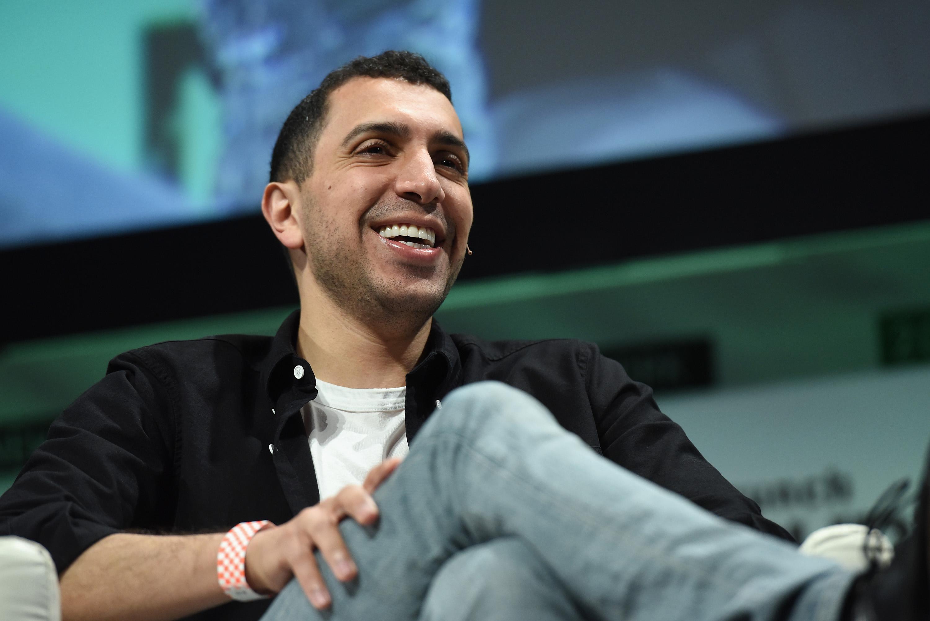 Tinder: Director admite que es adicto al app