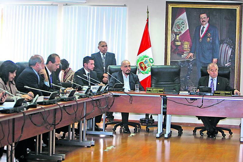 Ilan Heredia se burla del Congreso de la República y lo compara con un circo