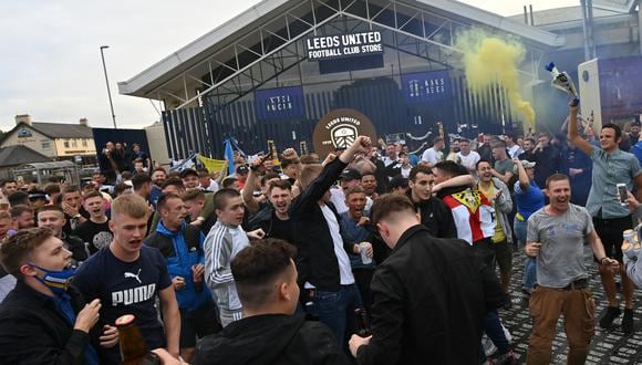 Entrenado por Bielsa desde hace dos años, el Leeds va a volver a a la élite del campeonato inglés que abandonó en 2004. (Foto: AFP)