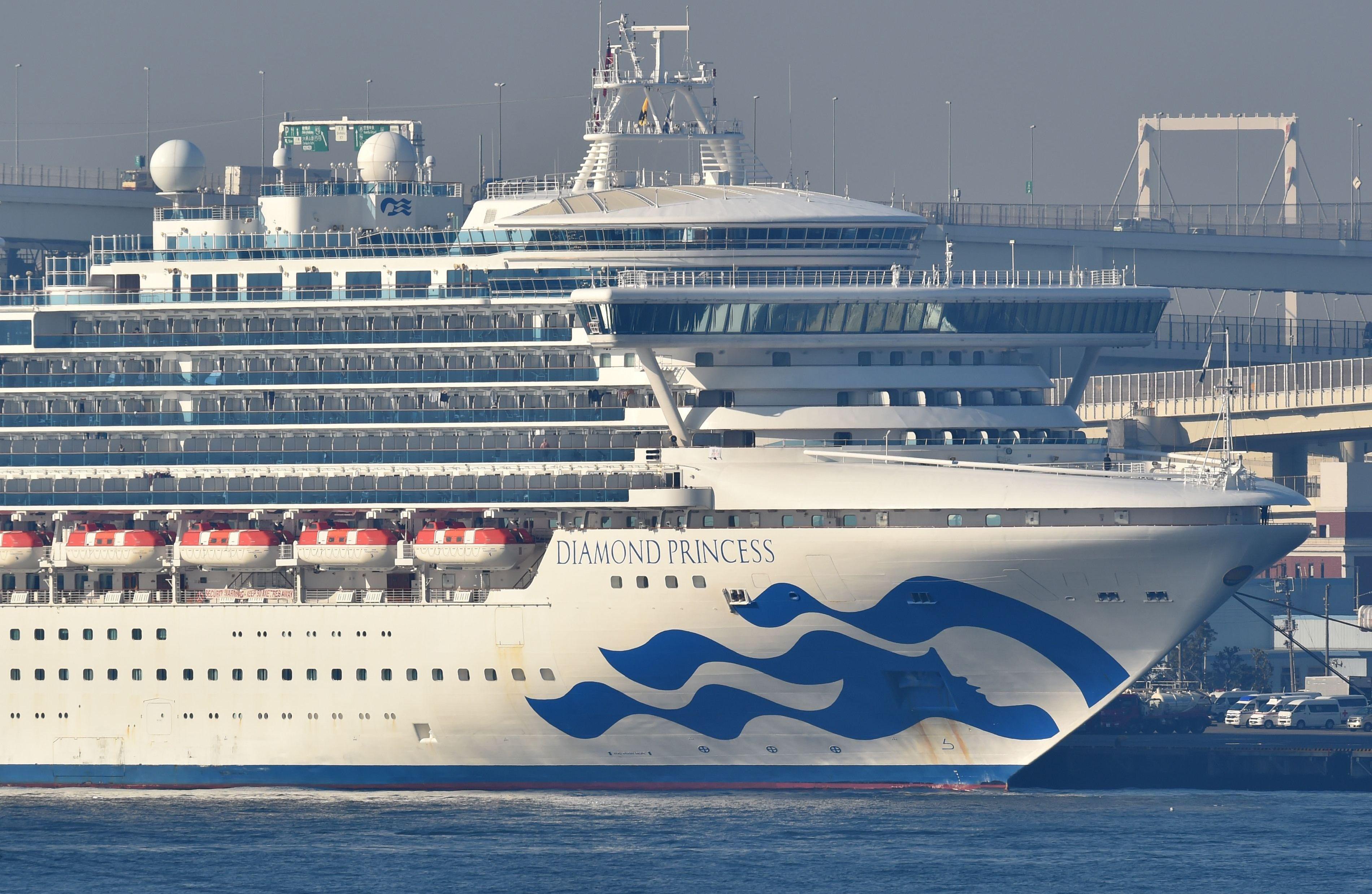 El crucero Diamond Princess está en cuarentena en el puerto de Yokohama debido al coronavirus. (AFP / Kazuhiro NOGI).