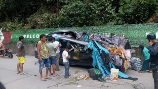 Familia muere aplastada por rocas en carretera Tingo María a Pucallpa