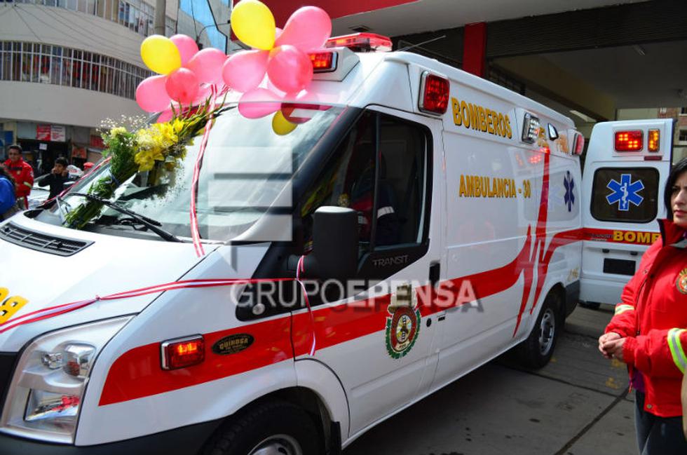 Entregan ambulancia a bomberos de Huancayo 