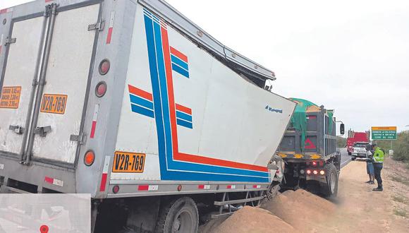 La adolescente de 17 años falleció luego que la cámara frigorífica en la que viajaba colisionara contra un volquete que llevaba arena por la Panamericana, en la vía Sullana a Talara.