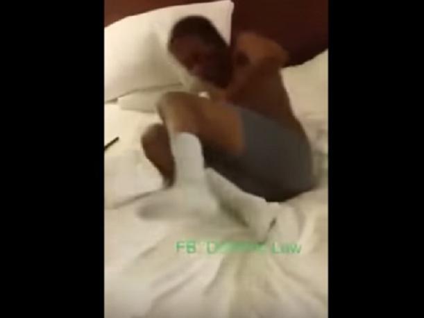 YouTube: Mujer le prende fuego a su novio por infiel  (VIDEO)