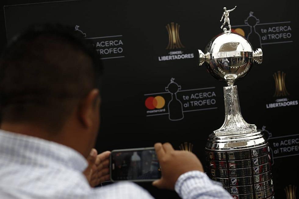​La gloriosa está aquí: la histórica Copa Libertadores llegó a Lima (FOTOS)