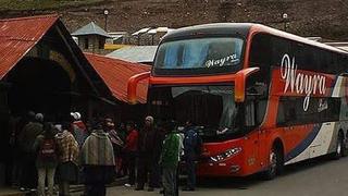 Carabaya: delincuentes fuertemente armados desvalijan a pasajeros de bus