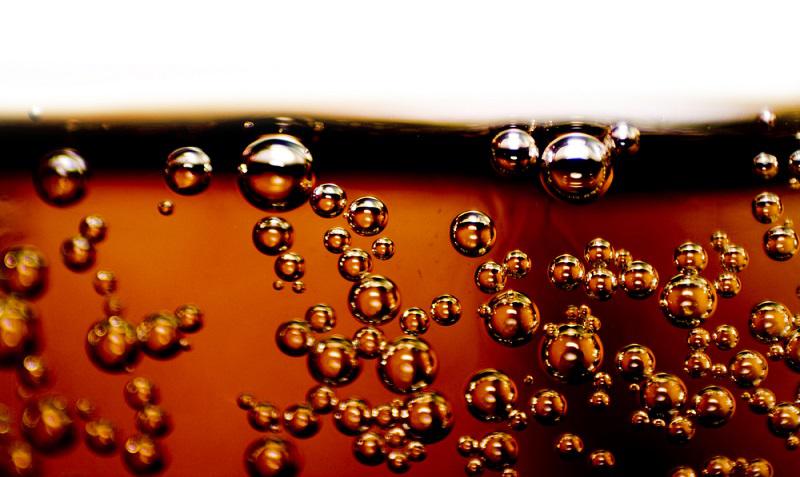 ​¿Sabías que burbujas de la gaseosa no engordan? El especialista lo explica