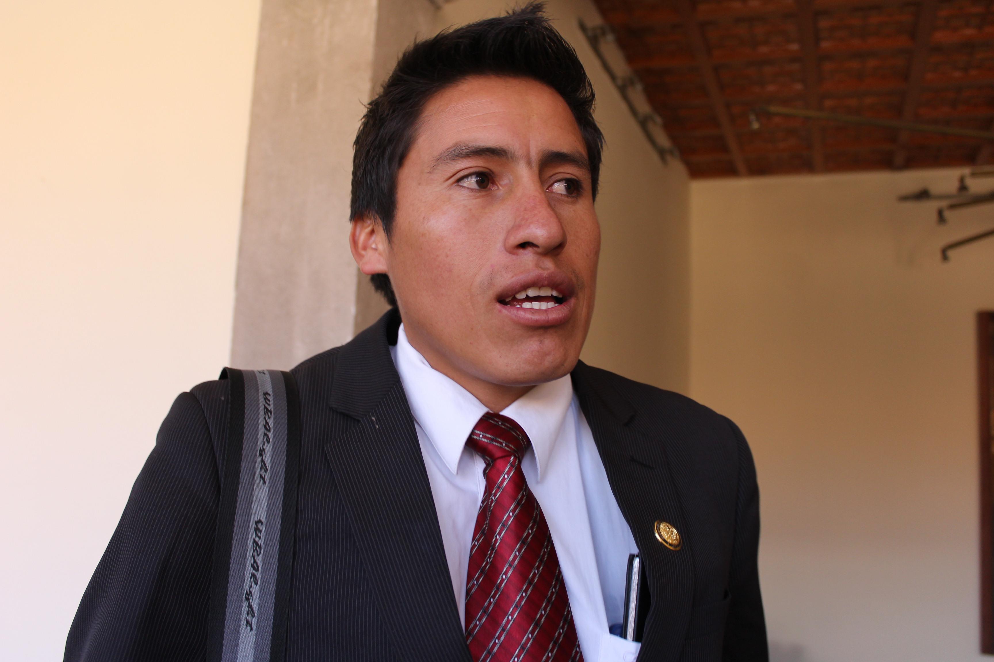 Regidor Oscar Cáceres exige destitución inmediata de funcionarios en Municipio Provincial de Cusco