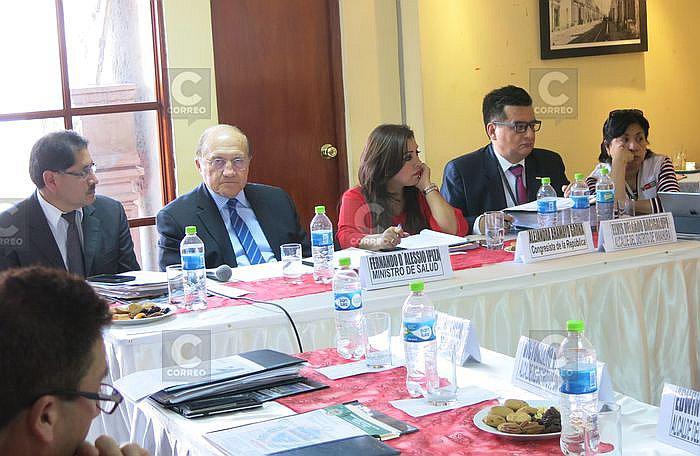 Alcaldes de Arequipa quedan insatisfechos con ministro de Salud (VIDEO)