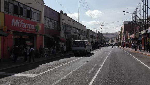Retiran separados en calle Patricio Meléndez a pedido de los taxistas 