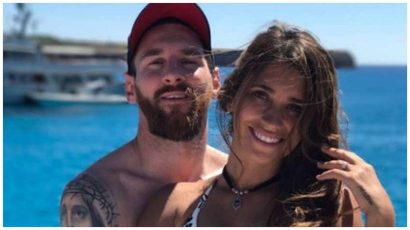 Leo Messi está de vacaciones en Ibiza pero extraño detalle en su rodilla preocupó a miles (FOTO)