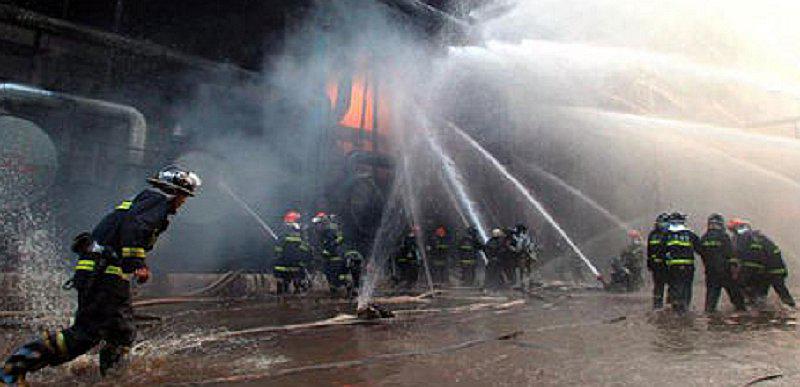 Voraz incendio en karaoke de China deja al menos 18 muertos