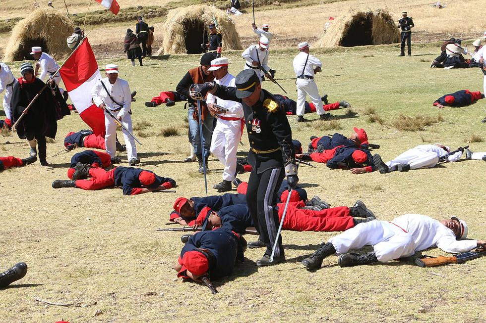 ​Soldados y alumnos reviven gesta heroica de las batallas de Marcavalle y Pucará 