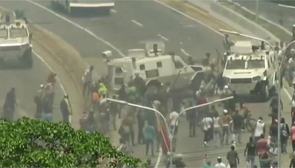 Tanque del Ejército de Nicolás Maduro arrolló a un grupo de manifestantes en Venezuela (VIDEO)