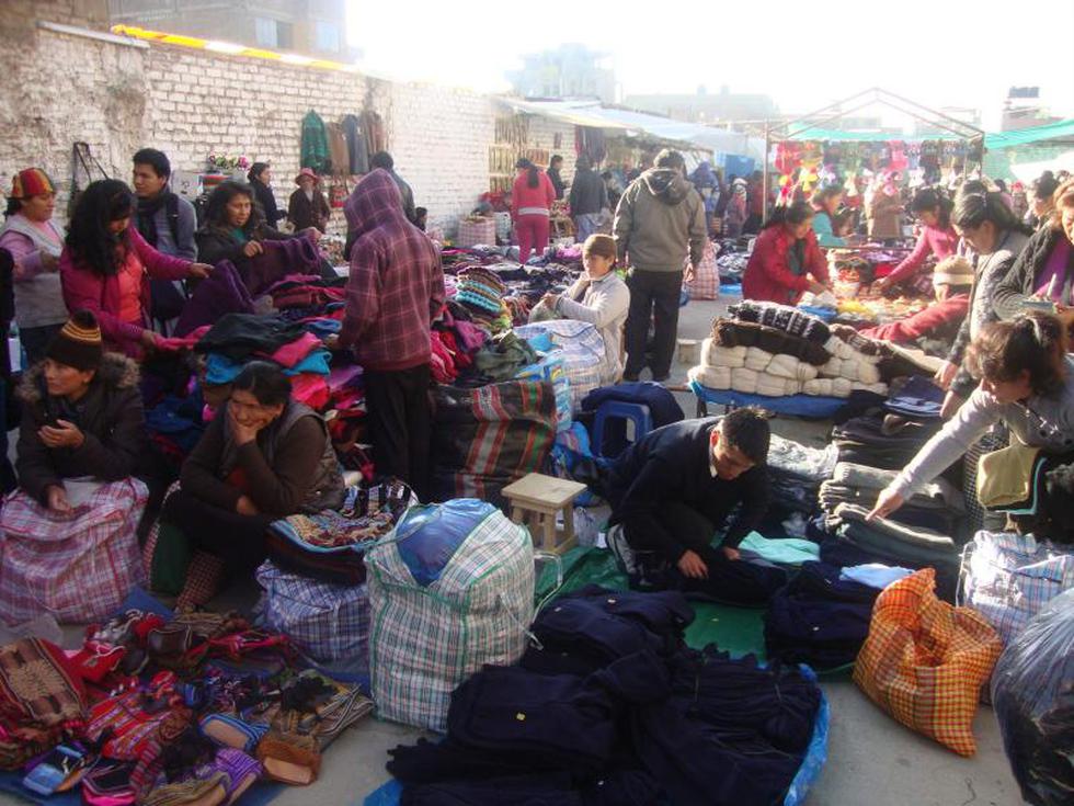 Los artesanos que madrugan para vender sus productos 